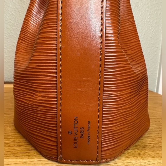 AUTHENTIC Louis Vuitton Epi Sac D’Epaule - Picture 3 of 9